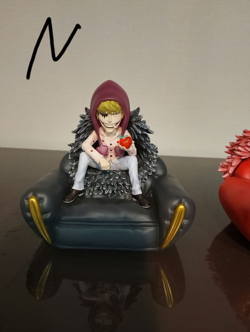 ワンピース　海外　フィギュア　ドンキホーテ海賊団　ドフラミンゴ　コラソン