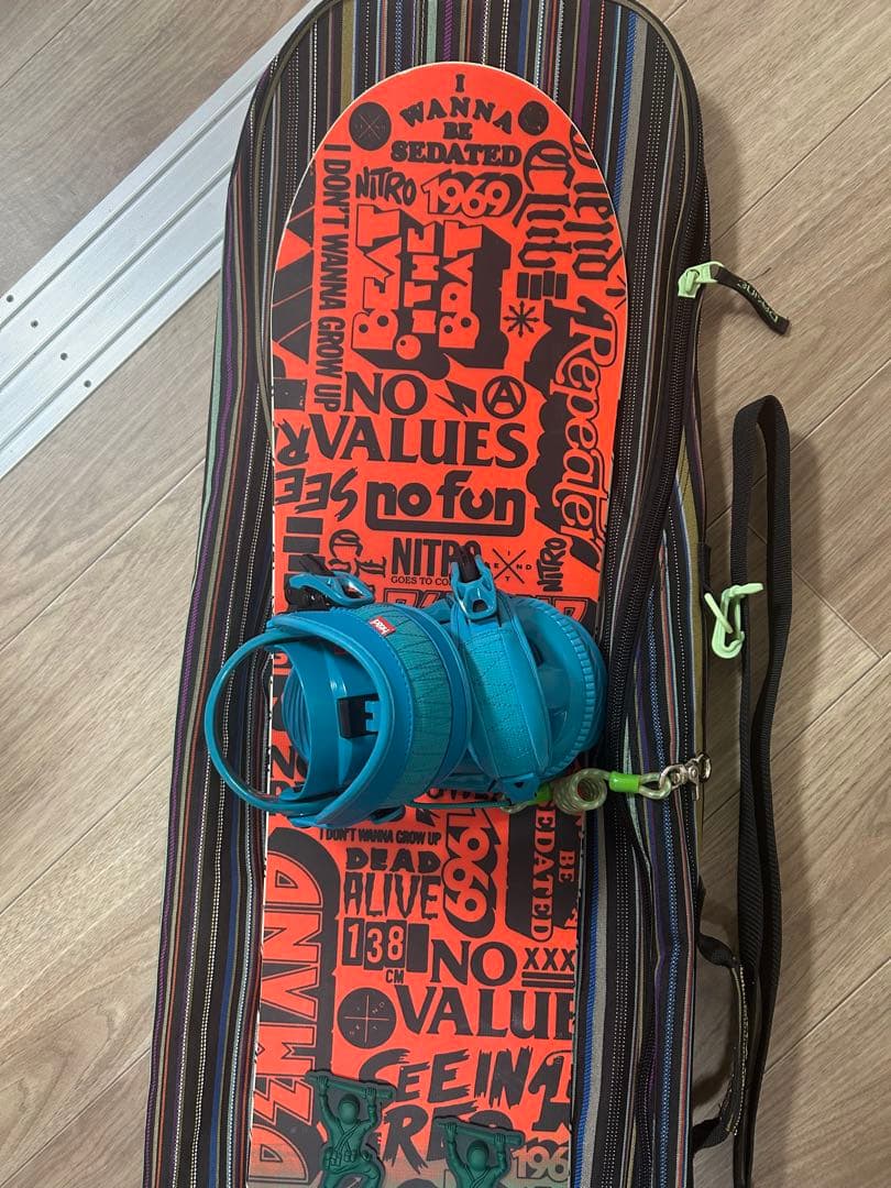 NITOROスノーボード オレンジ/グリーン& thirtytwo BOAブーツ