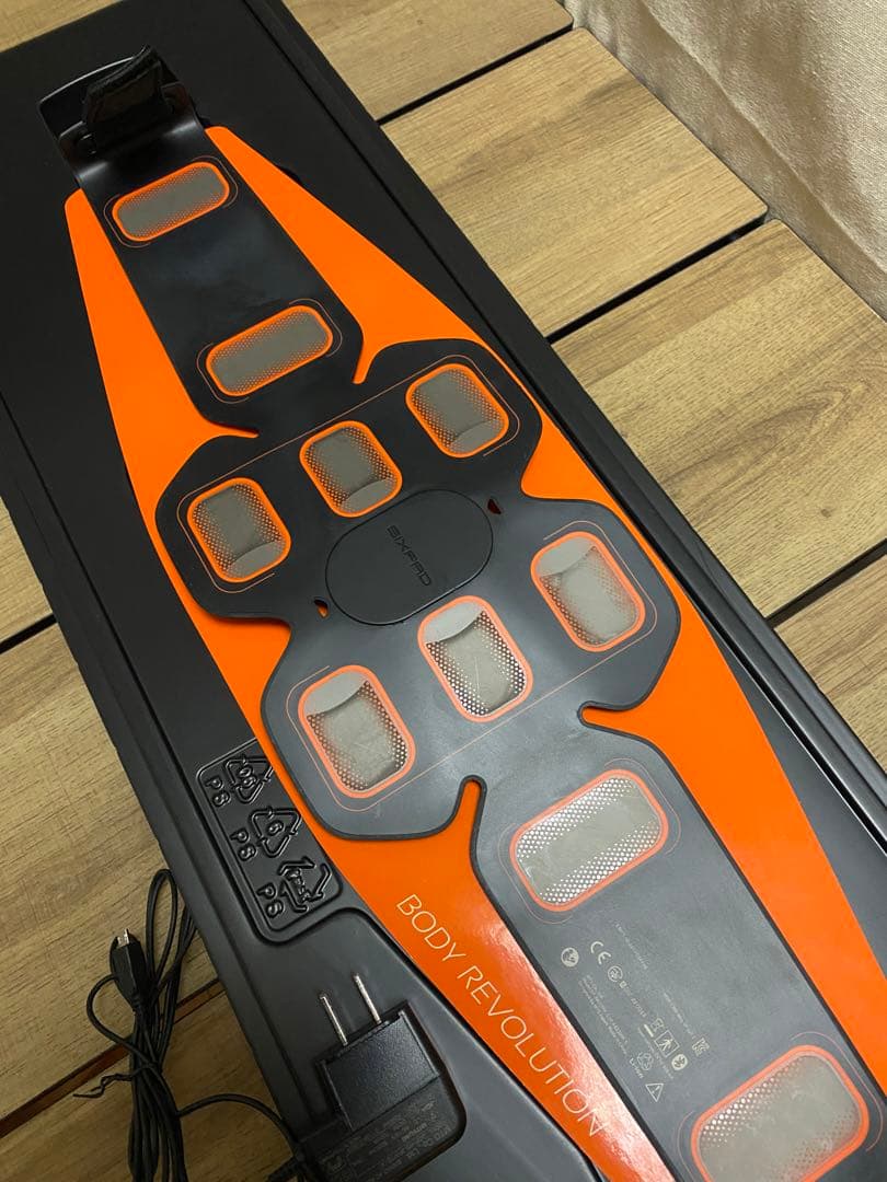 [ジェルシート７個付き]シックスパッド アブズベルトS/M/Lサイズ