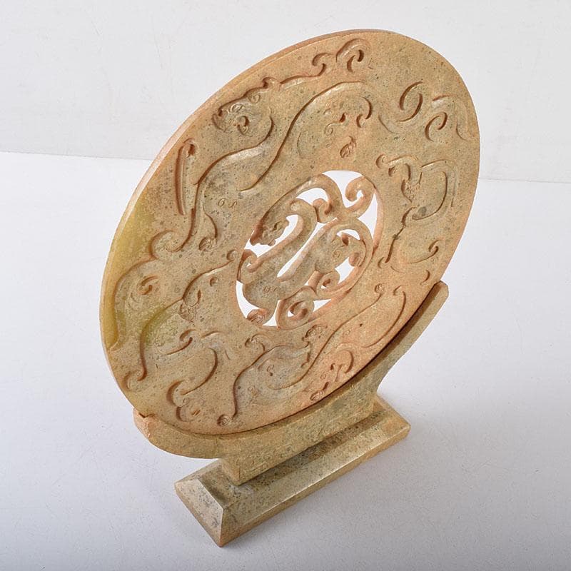 中国　玉石彫刻　神獣透かし彫　玉壁　硯屏　直径28㎝　飾台付　V　8135