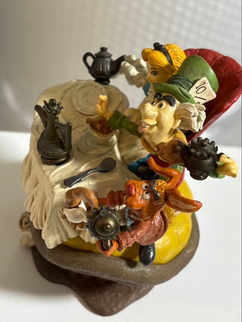 不思議な国のアリス　フィギュア　ディズニー　フォーメーションアーツ　希少