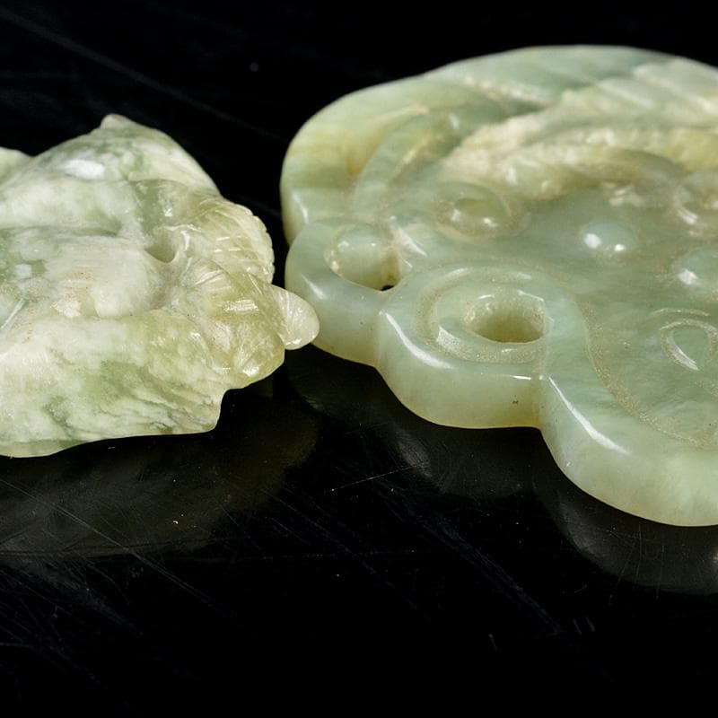 中国　玉石翡翠彫刻　神獣　根付　紙鎮　置物　4点まとめて　M　6059