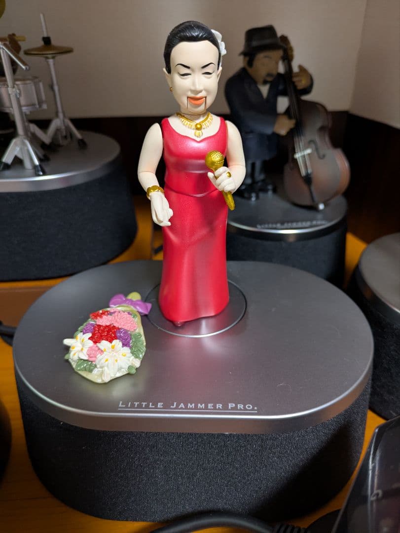 リトルジャマープロ＆ボーカリスト＆美空ひばり＆カバー付きディスプレイラック