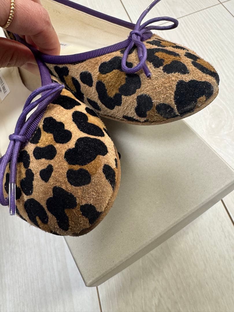 ODETTE E ODILE バレリーナ25F フラット10↓↑ 23.5cm