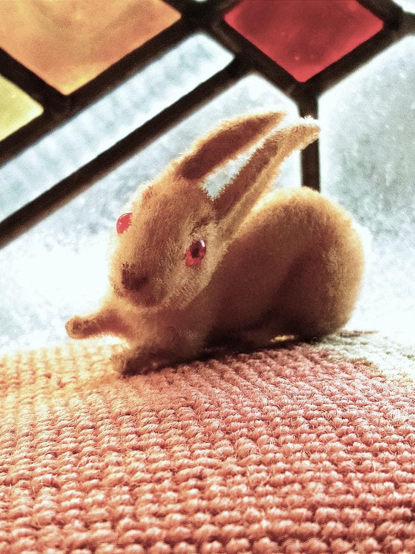 赤い眼の子うさぎ　旧西ドイツ　ヴィンテージ　ミニチュア　ワグナー　アンティーク