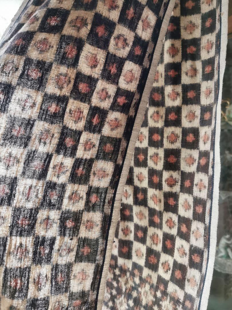 アンティーク 手染手織布 ダブルイカット バリ島グリンシン 無病息災歯のモチーフ