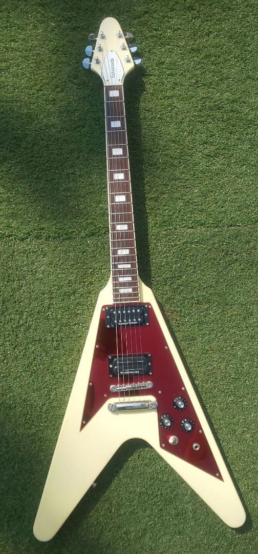 Edwards E-FV-85DフライングV エレキギター クリーム