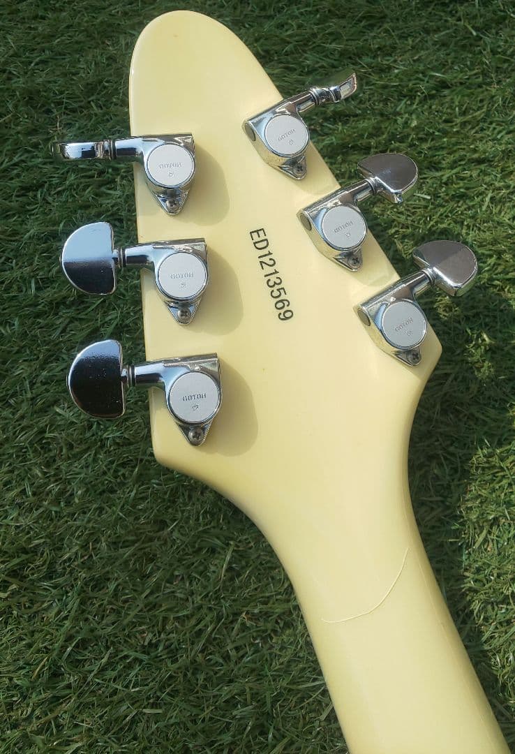 Edwards E-FV-85DフライングV エレキギター クリーム