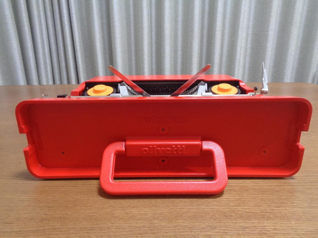 完動品　olivetti valentineタイプライター　時計じかけのオレンジ