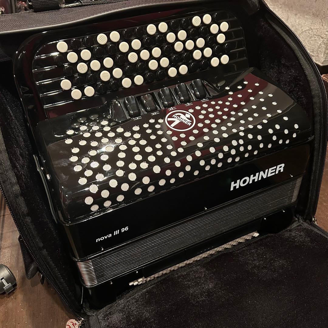 【超メルカリ市特価】Hohner nova III 96 ボタン アコーディオン