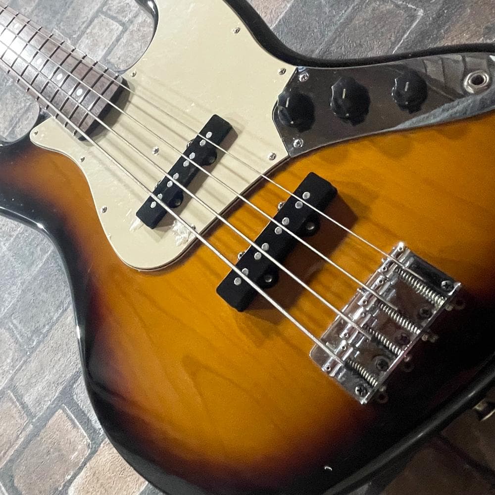 Fender/Squier ジャズベース サンバースト 純正ケース付