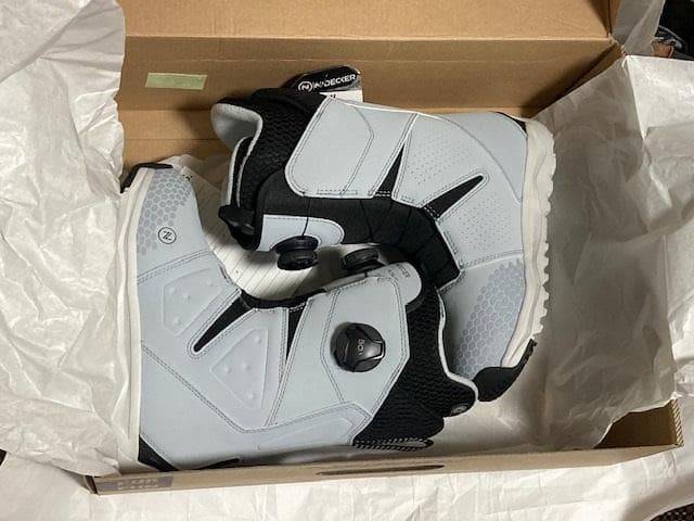 値下げ 定価￥52,800 ナイデッカー ALTAI W Cloud 23cm