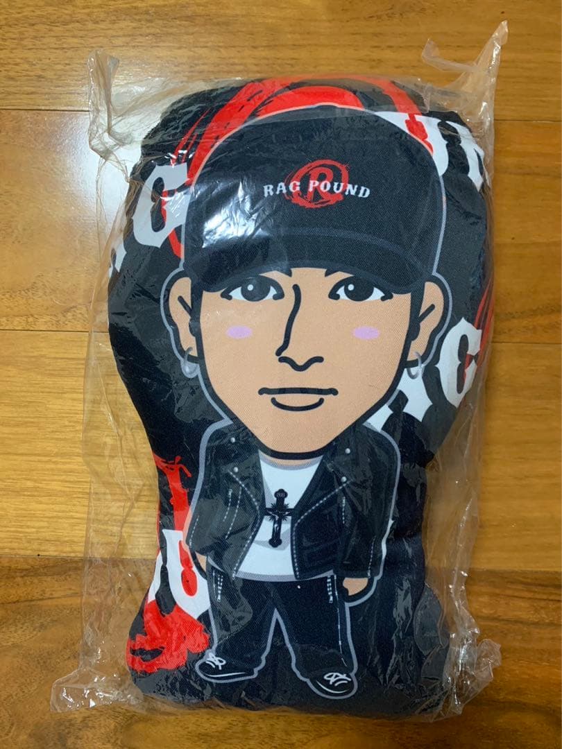 【出回りなし】長谷川慎 ラグパン クッション