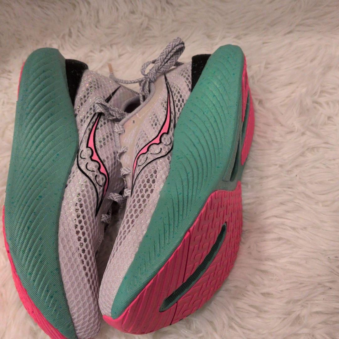 サッカニーエンドルフィンプロ3 23 未使用 マラソン