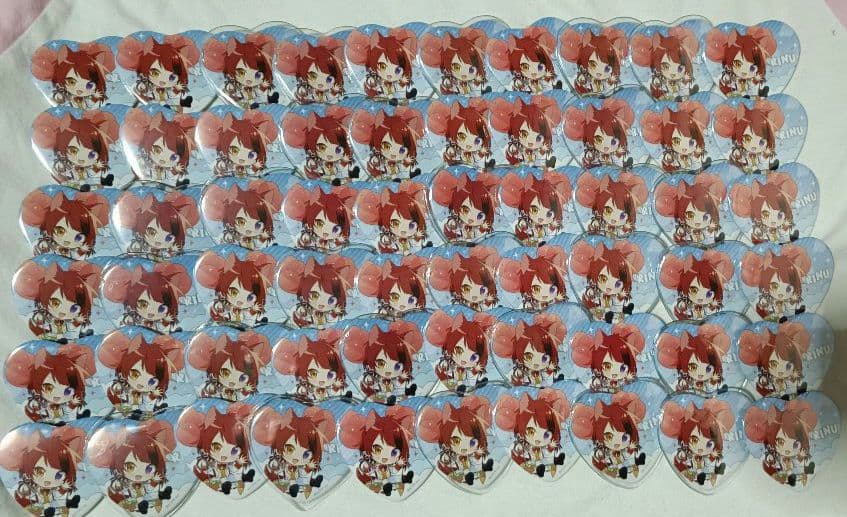 すとぷり　莉犬　缶バッチ　7周年　デフォ　ハートの缶バッチ