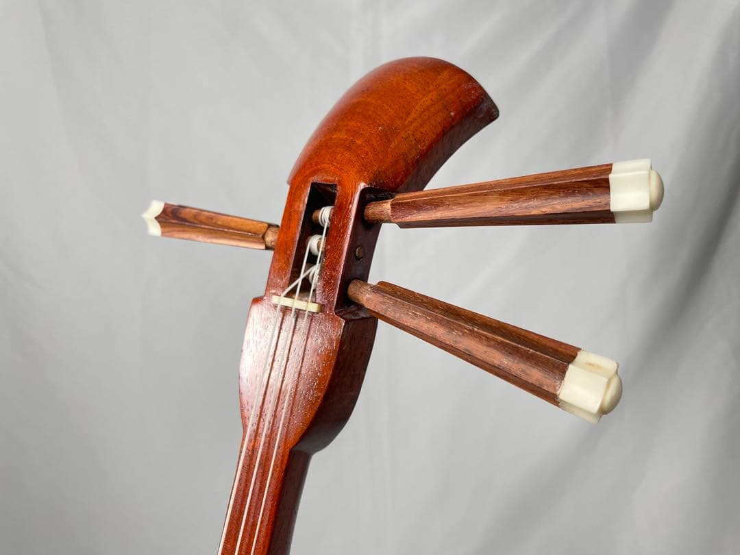 真壁・花梨・デザイン人工皮三線