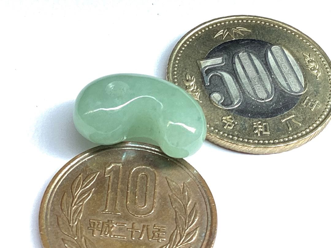 ✳味身良好‼️ 抜群‼️ 最高の透明感　糸魚川翡翠勾玉　本物の守護石を　鑑別書取品‼️