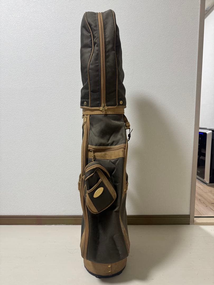ゴルフバッグ・キャディバッグ ブラウンと黒