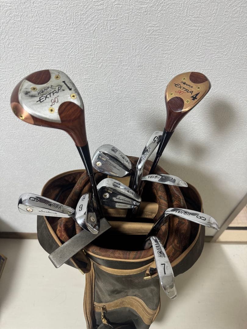 ゴルフバッグ・キャディバッグ ブラウンと黒