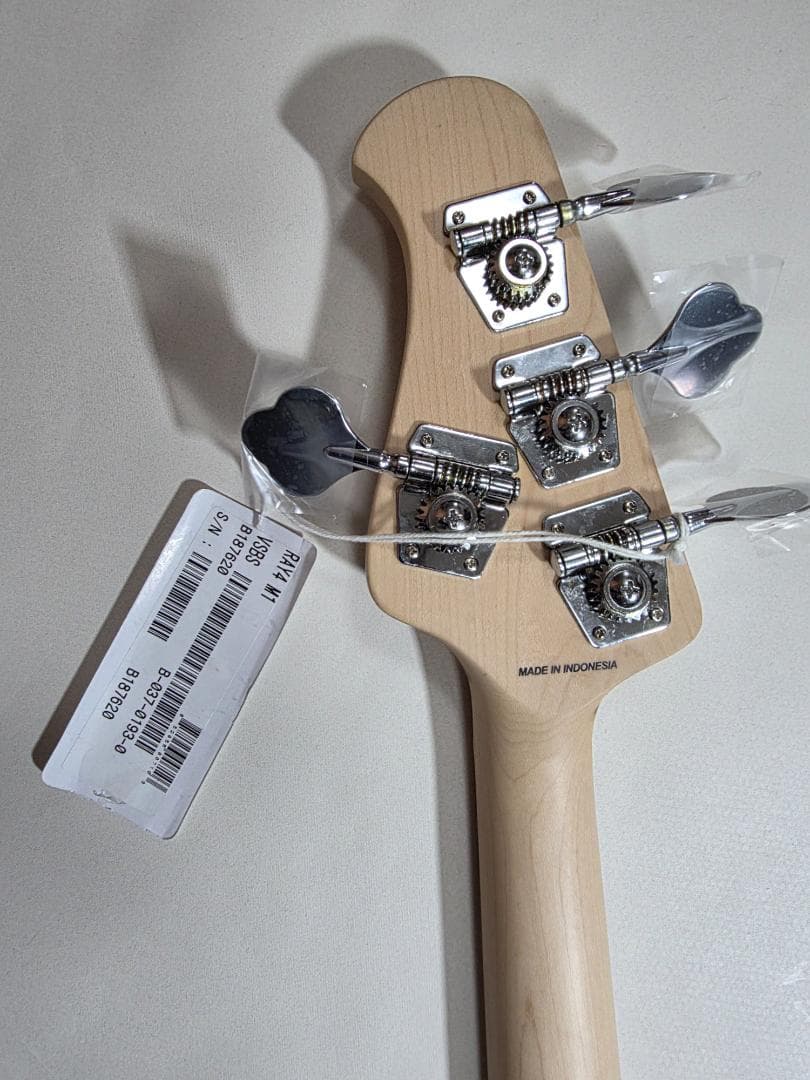 新品　保護シール有　Music Man SUB StingRay Ray4