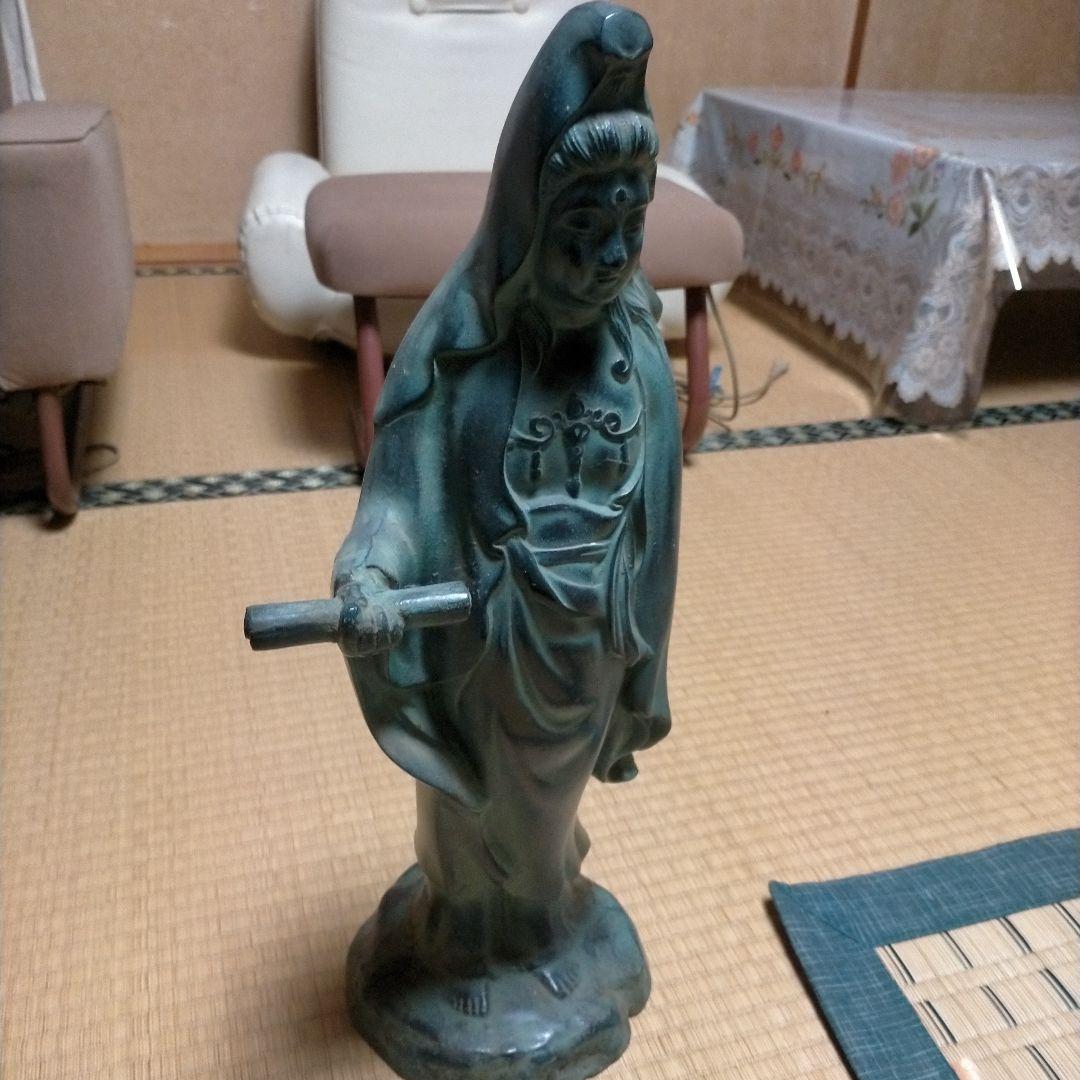 緑色陶器製女性像