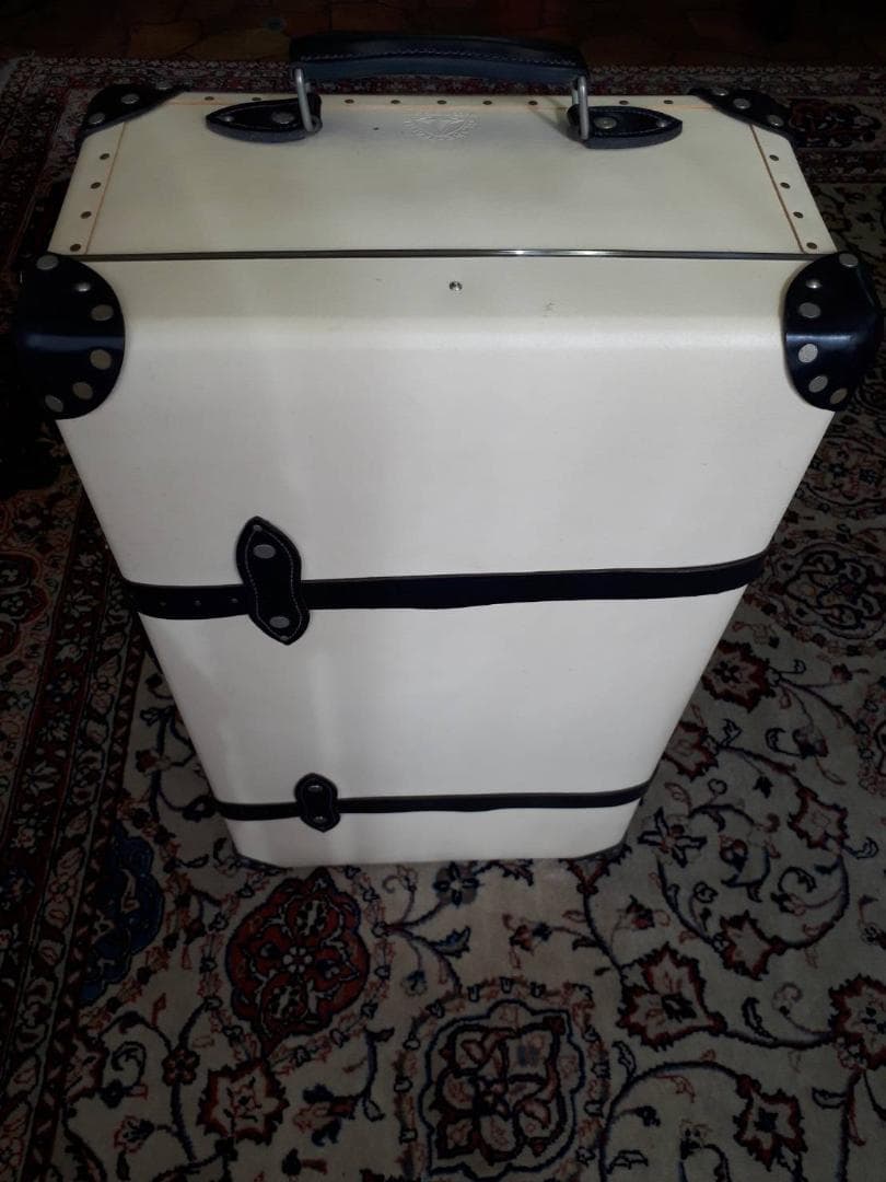 【黒ベルト】グローブトロッターキャリーケース GlobeTrotter（正規品）