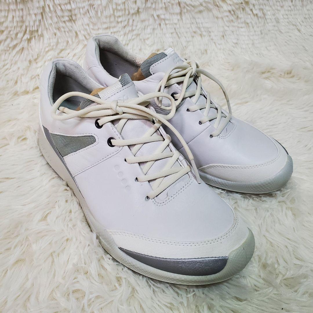 【試着のみ】ecco　ゴルフシューズ　バイオム　スパイクレス　24cm　ホワイト
