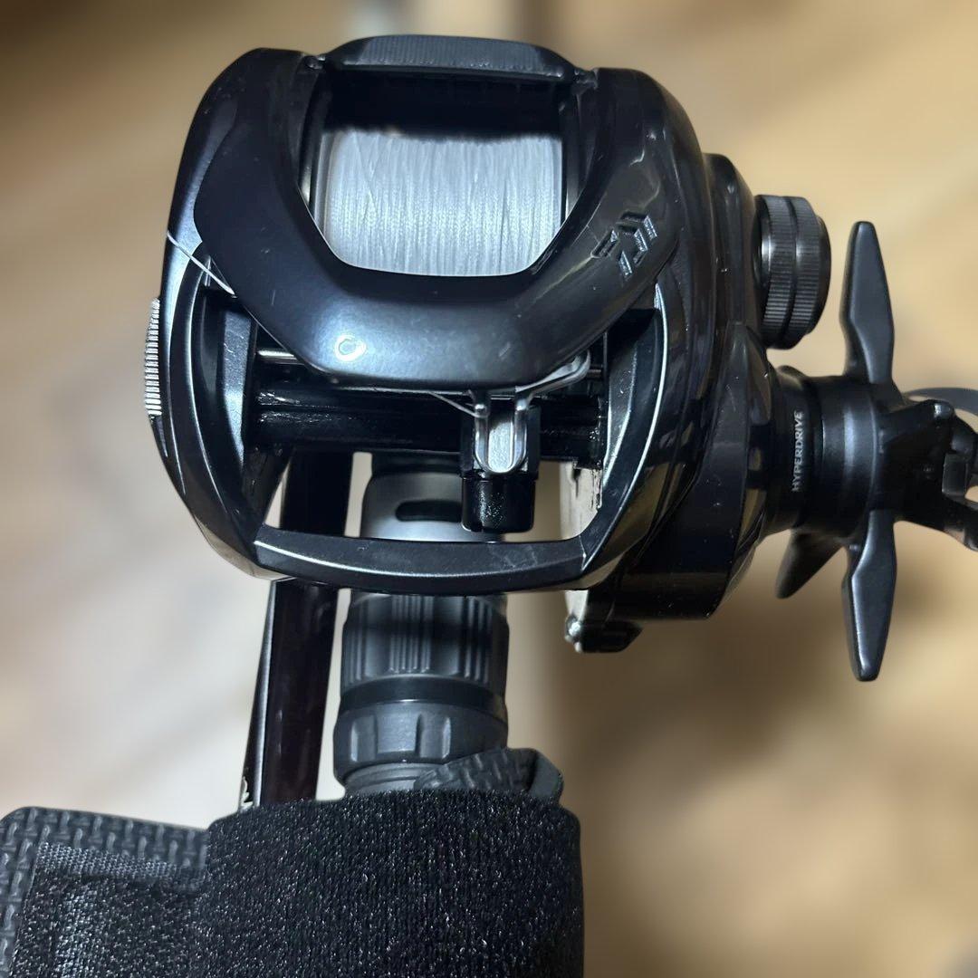 ツララ　エルホリゾンテ75 ダイワ タトゥーラTATULA TW400 セット