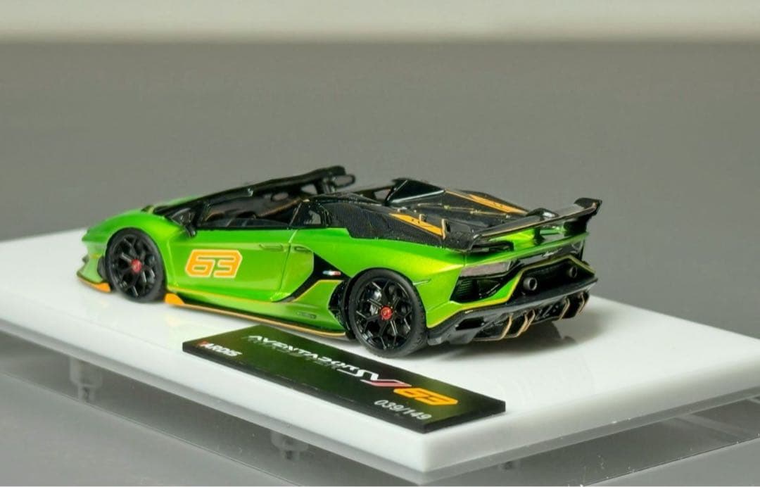 Tardis ランボルギーニ　アヴェンタドール　SVJ 63 ロードスター　緑