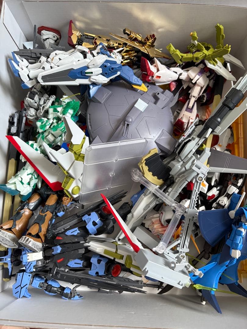 [値下げ交渉可能]ガンプラ 大量まとめ売り 約40体以上サザビー Hi-ν 他