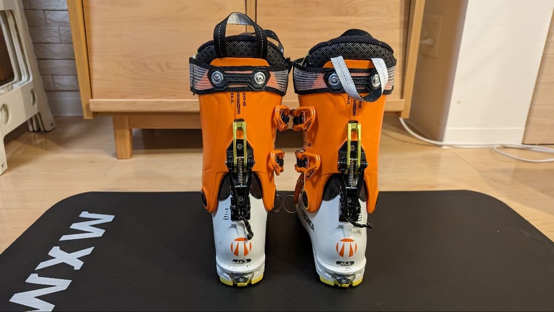 山スキー、バックカントリー用ブーツ　テクニカ ZERO G TOUR 25.5