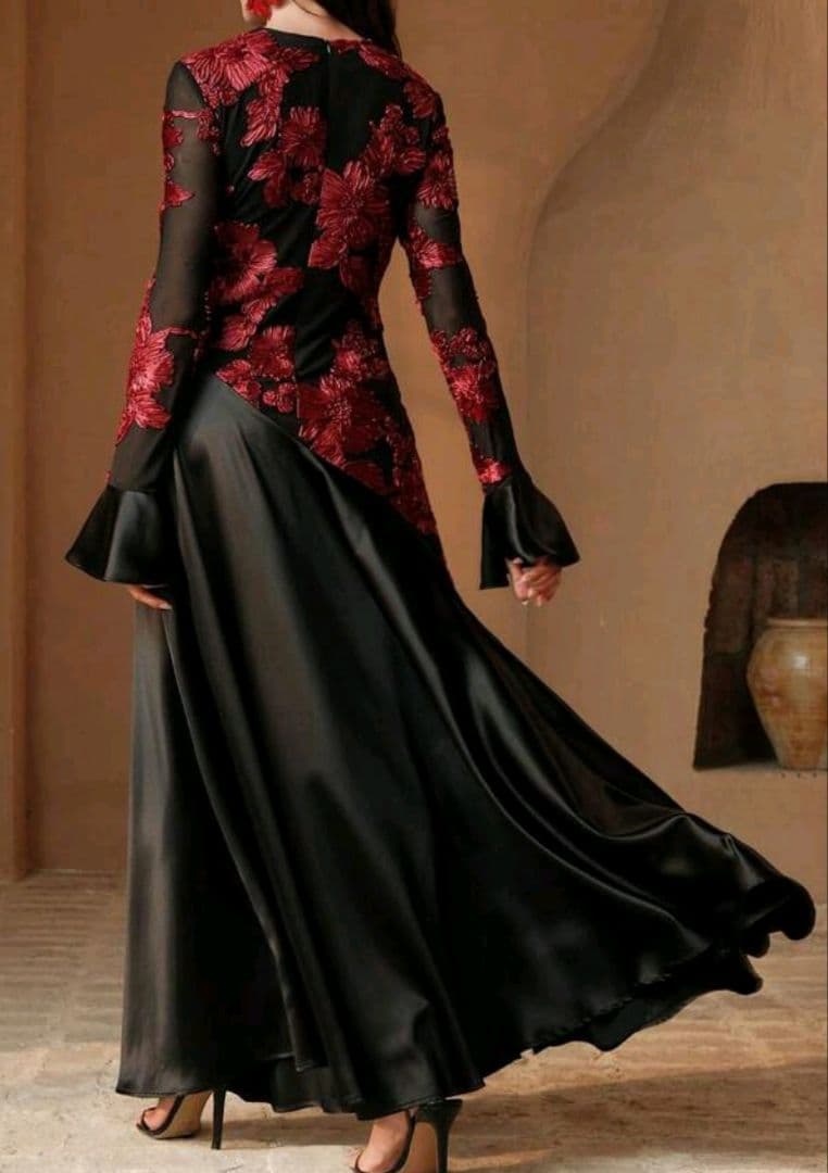 社交ダンス・フラメンコ衣装 黒と赤刺繍