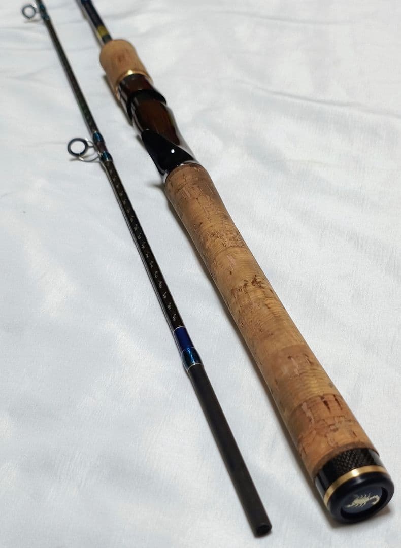 シマノ　ワールドシャウラ 青　15102R-2