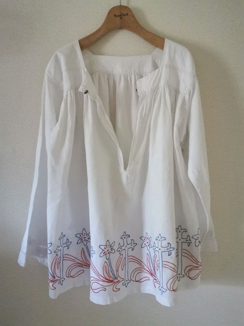 アンティークニードルワーク司祭服 クロッカス♱手刺繍 クリスチャンリネンスモック