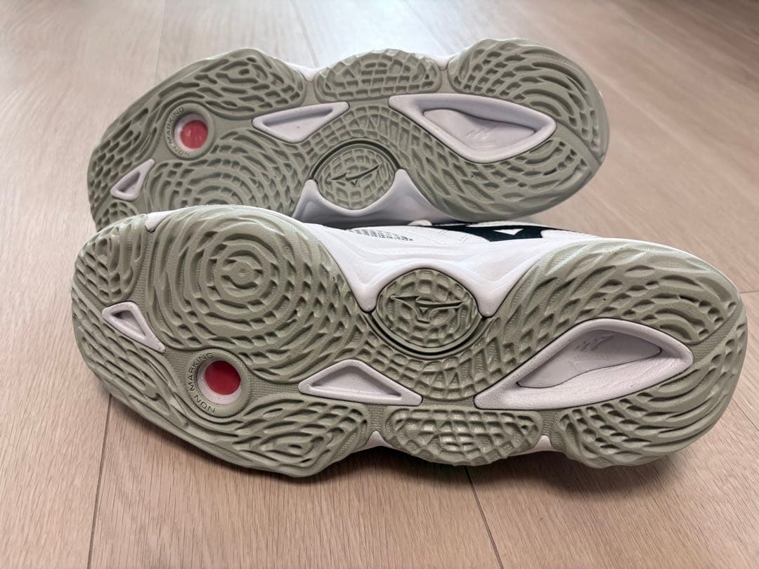 直営店限定カラー ウエーブモーメンタムエリート 23.5cm