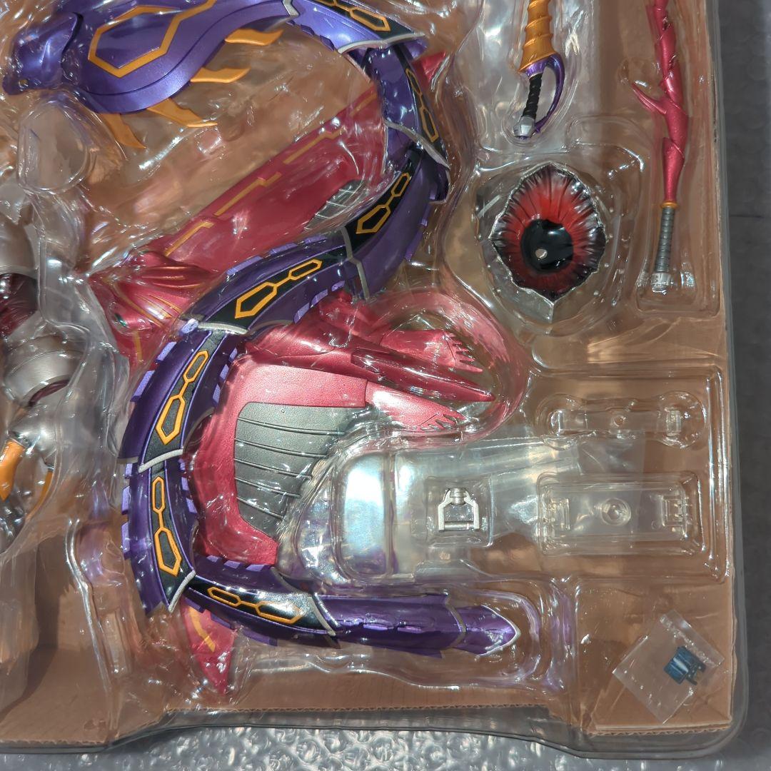 【限定・未使用品】S.H.フィギュアーツ ジェノサイダー 仮面ライダー龍騎 王蛇