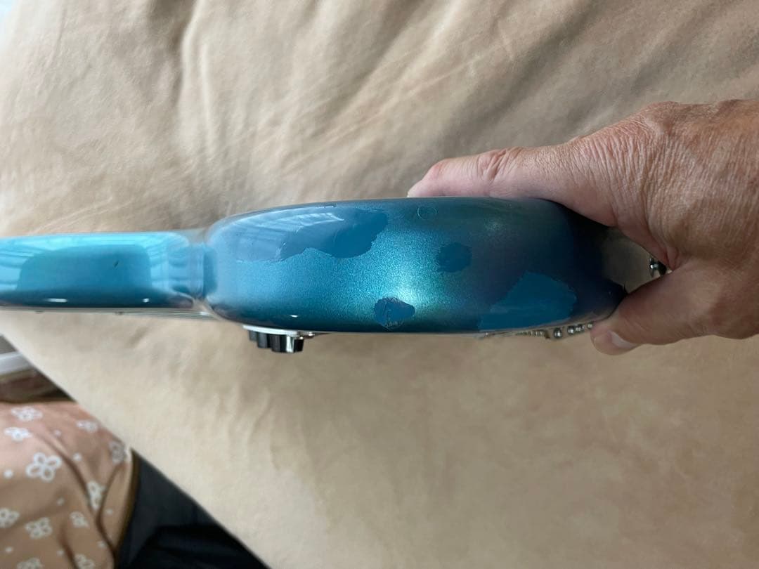 エレクトリックベース　プレイテック　ジャズベースタイプ　新品弦に交換済み。