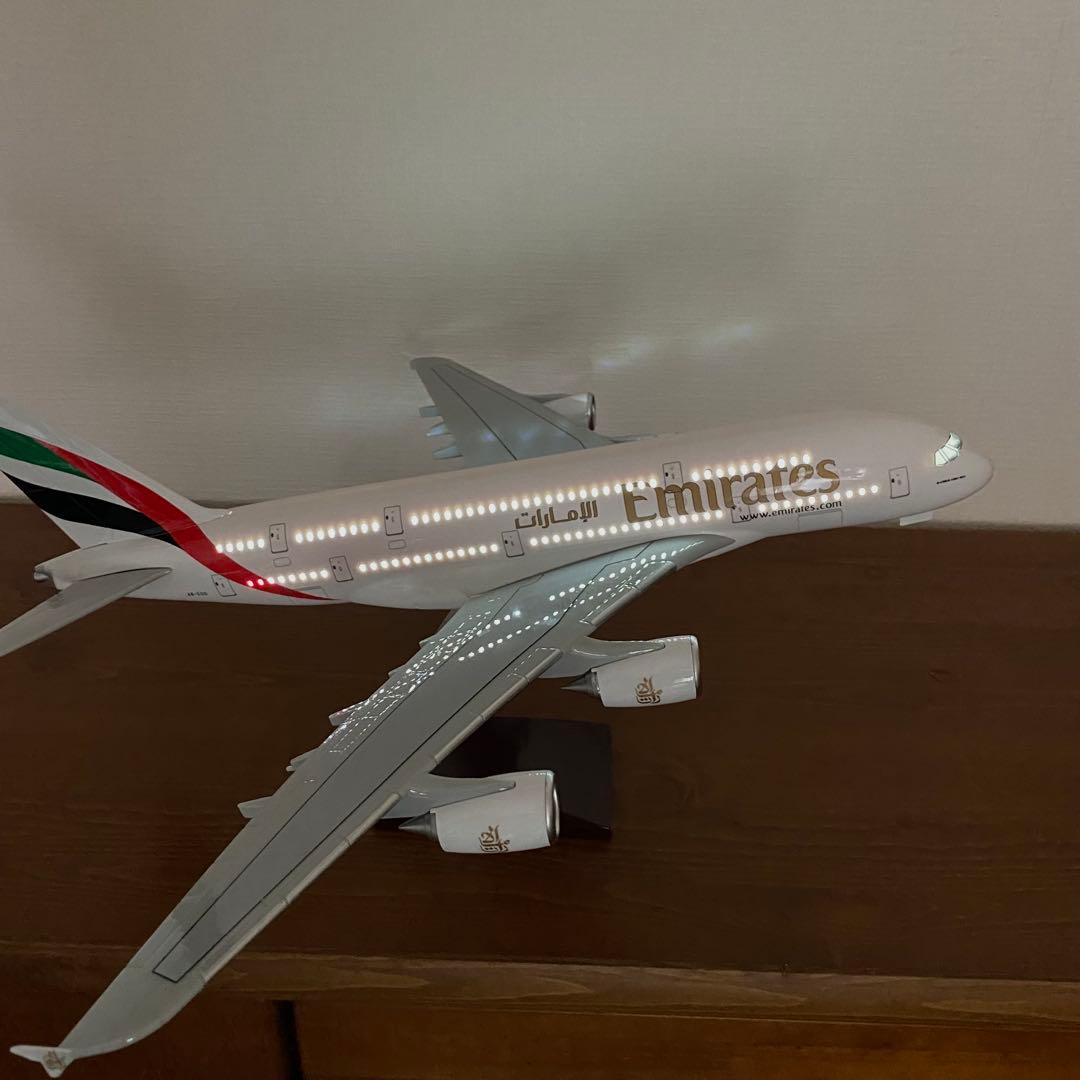 エミレーツ航空 エアバス A380 1/160 航空機模型 LEDライト付き