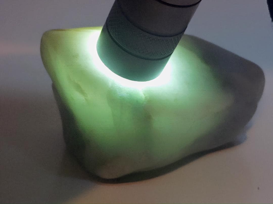 淡緑 179g 翡翠 ヒスイ 翡翠原石 鑑賞石 原石 自然石 誕生石 鉱物 鉱石