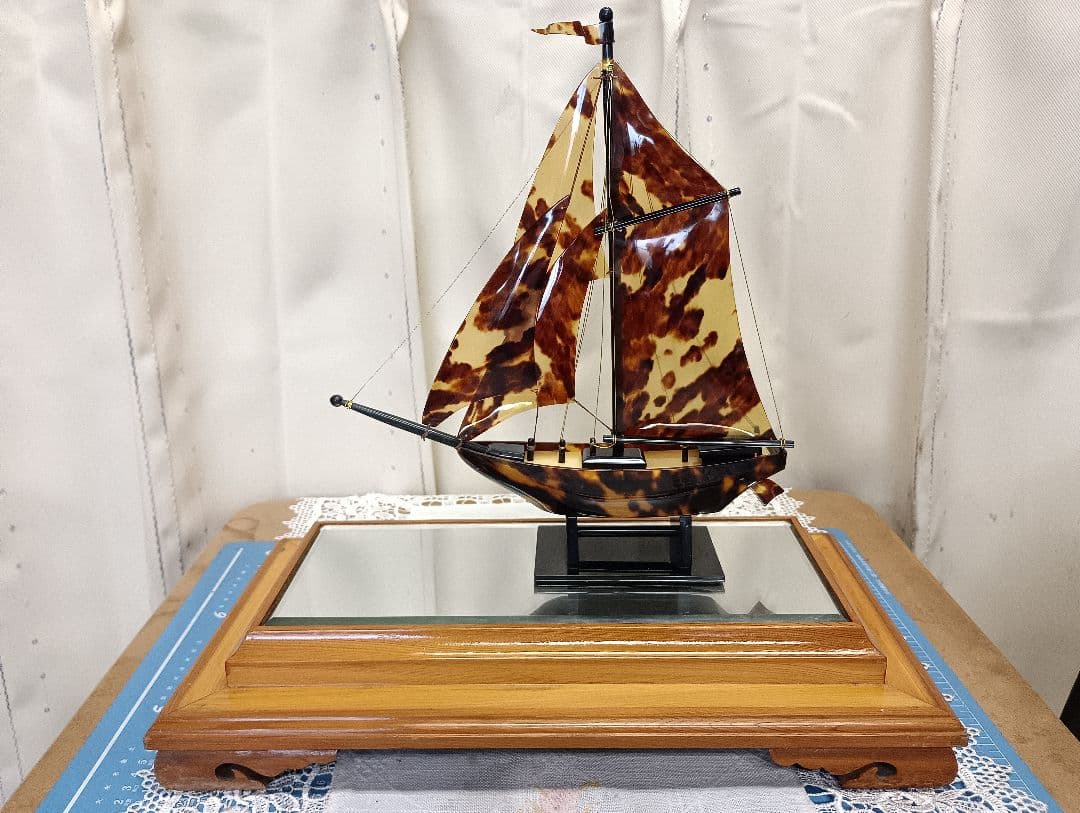 鼈甲帆船置物 木製台座付き