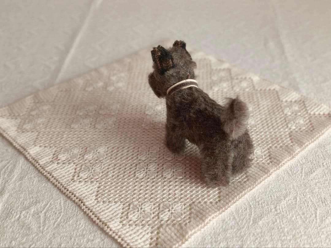 * vintage teria ♡ * シックでかわいい 革ベルトの テリアさん