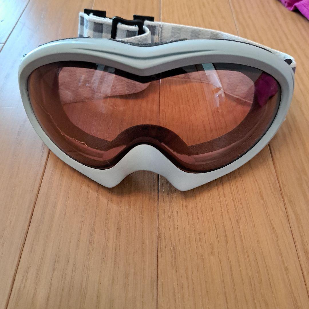 スノボーウェア上下　ゴーグル　手袋　プロテクター付き