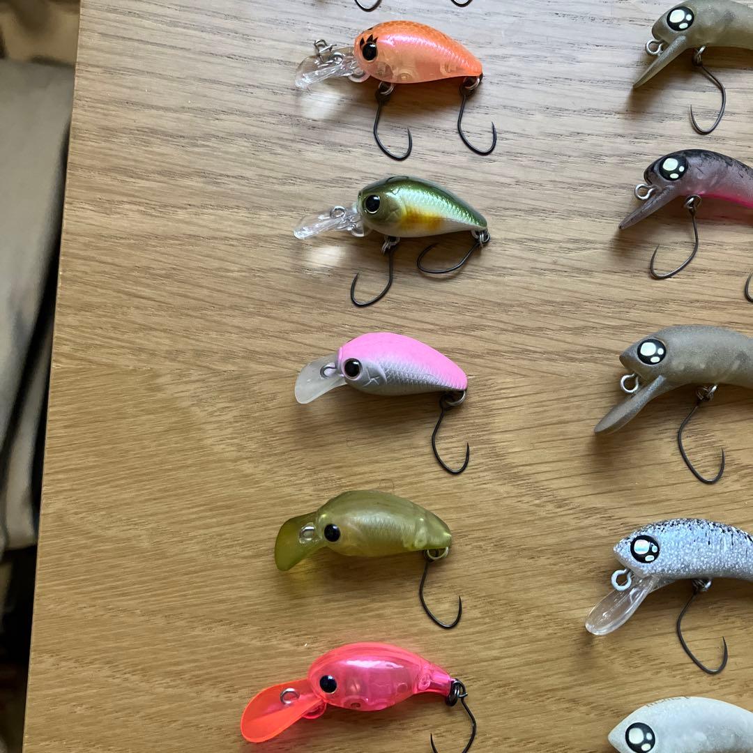 VERSUS WAVEケースとクランクベイト他　管釣りルアー 37個セット