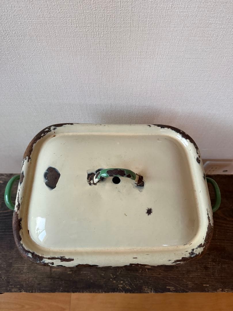 古道具　ブレット缶 ホーロー　錆び