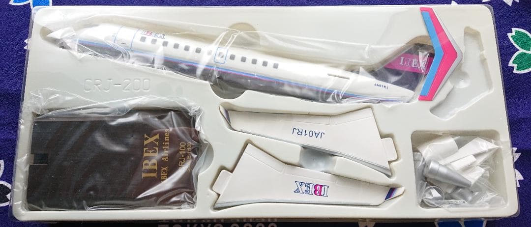 IBEXエアラインズ　ボンバルディア CRJ-100 1/100 モデルプレーン