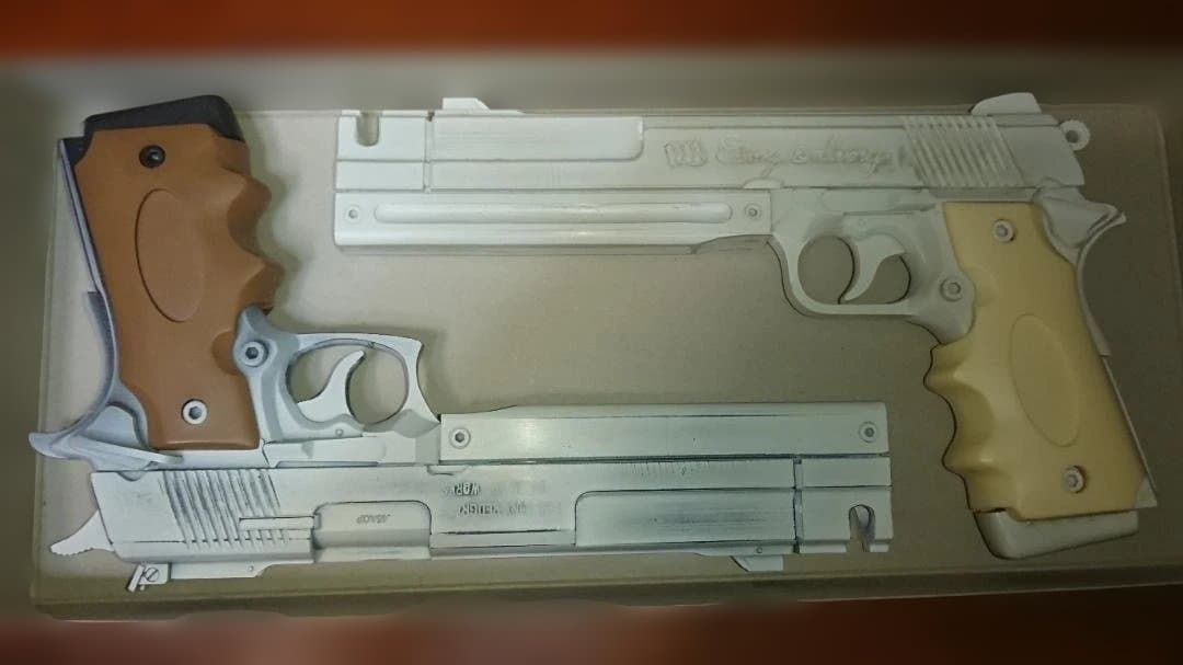 大日本技研製　デビルメイクライ　エボニー&アイボリー