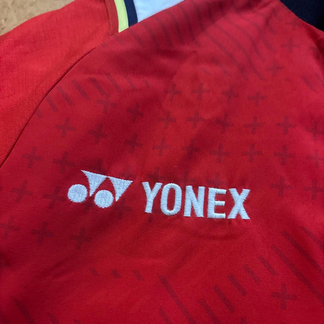 数量限定モデル　人気完売　ヨネックス ヒートカプセル ウィンドジャケット L 赤