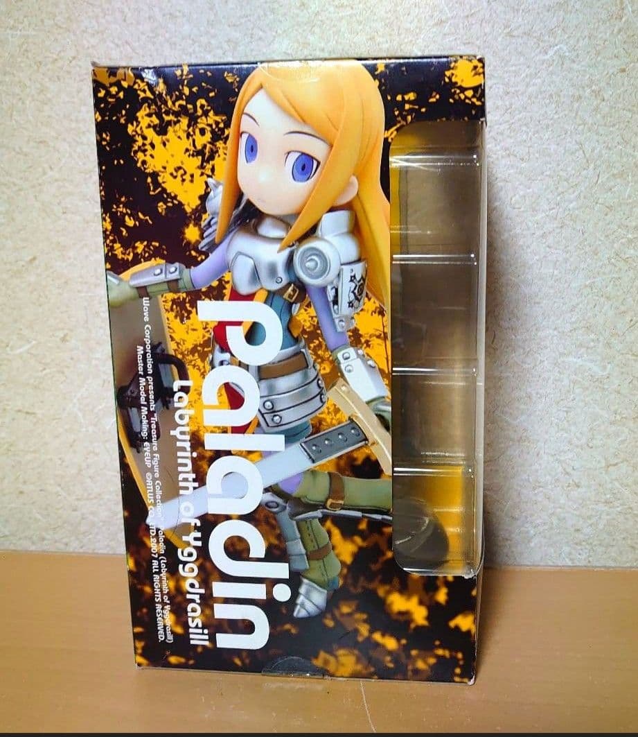 トレジャーフィギュアコレクション 世界樹の迷宮 パラディンの女の子 フィギュア
