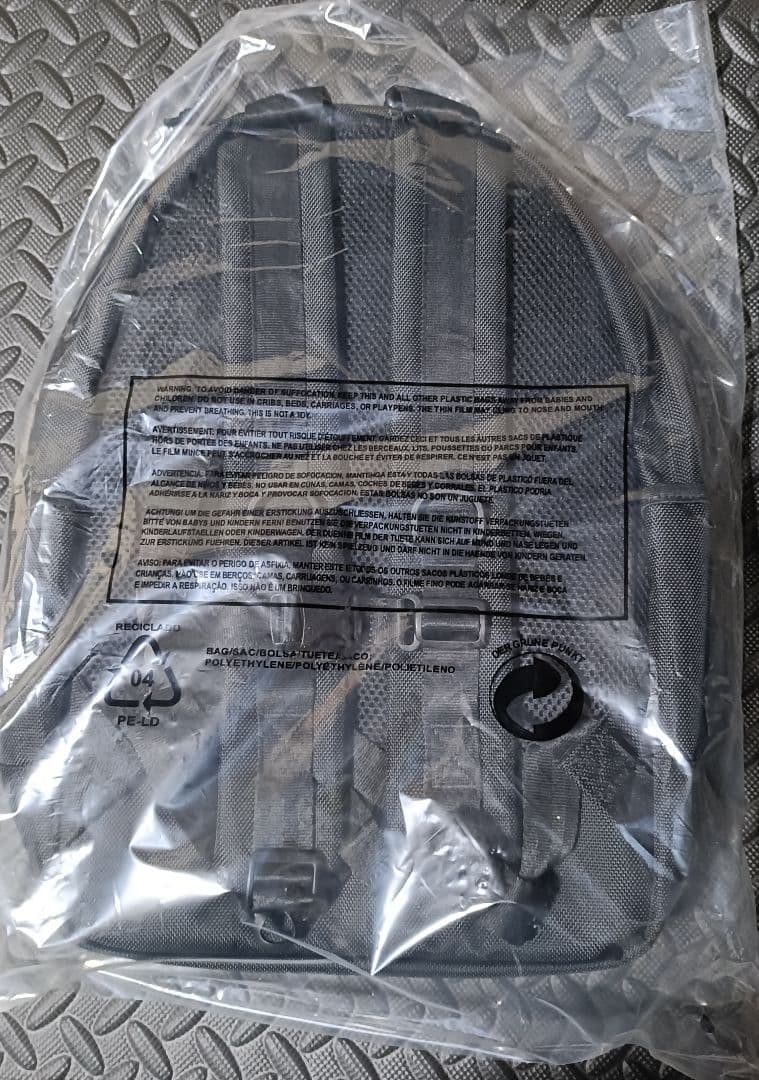 ニューエラ　ピカチュウバッグ