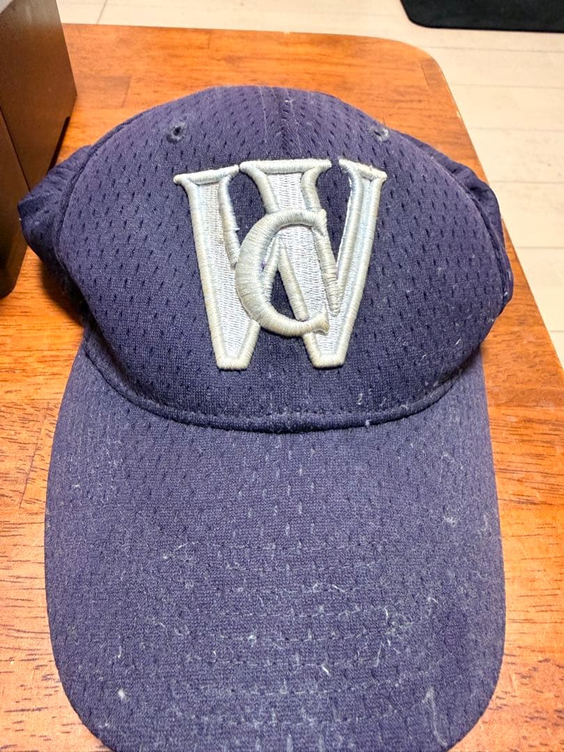 田中将大サイン入りネイビーキャップ Wロゴ刺繍